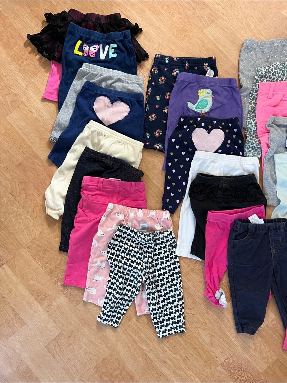 Huge of of 32 Baby Girls' Leggings & Shorts Bundle 0-3M 3M